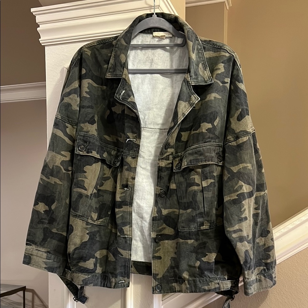 Camo Women’s Jacket, M/L